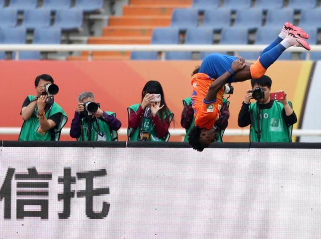 6686体育官网-费南多离队倒计时！曝挑战崔康熙布阵权威致零容忍