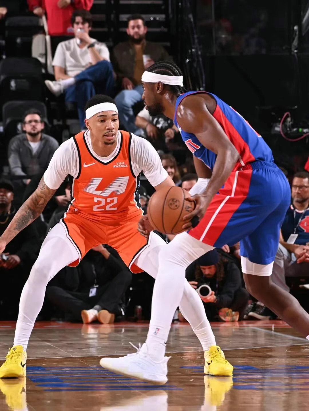 6686体育-逆袭成功!48顺位+年薪63万,场均15分啊,快船真捡到宝了