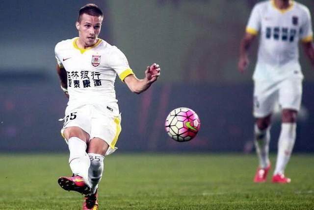 6686体育-穆里尼奥兴衰史（76）：九流前锋为516天盖棺